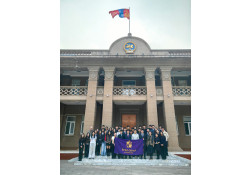 УЛААНБААТАР ДАХЬ БРИТИШ СУРГУУЛИЙН СУРАГЧДЫГ ХҮЛЭЭН АВЛАА