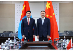 АЖ ҮЙЛДВЭР, ЭРДЭС БАЯЛГИЙН САЙД Г.ДАМДИННЯМ БНХАУ-Д АЖИЛЛАВ